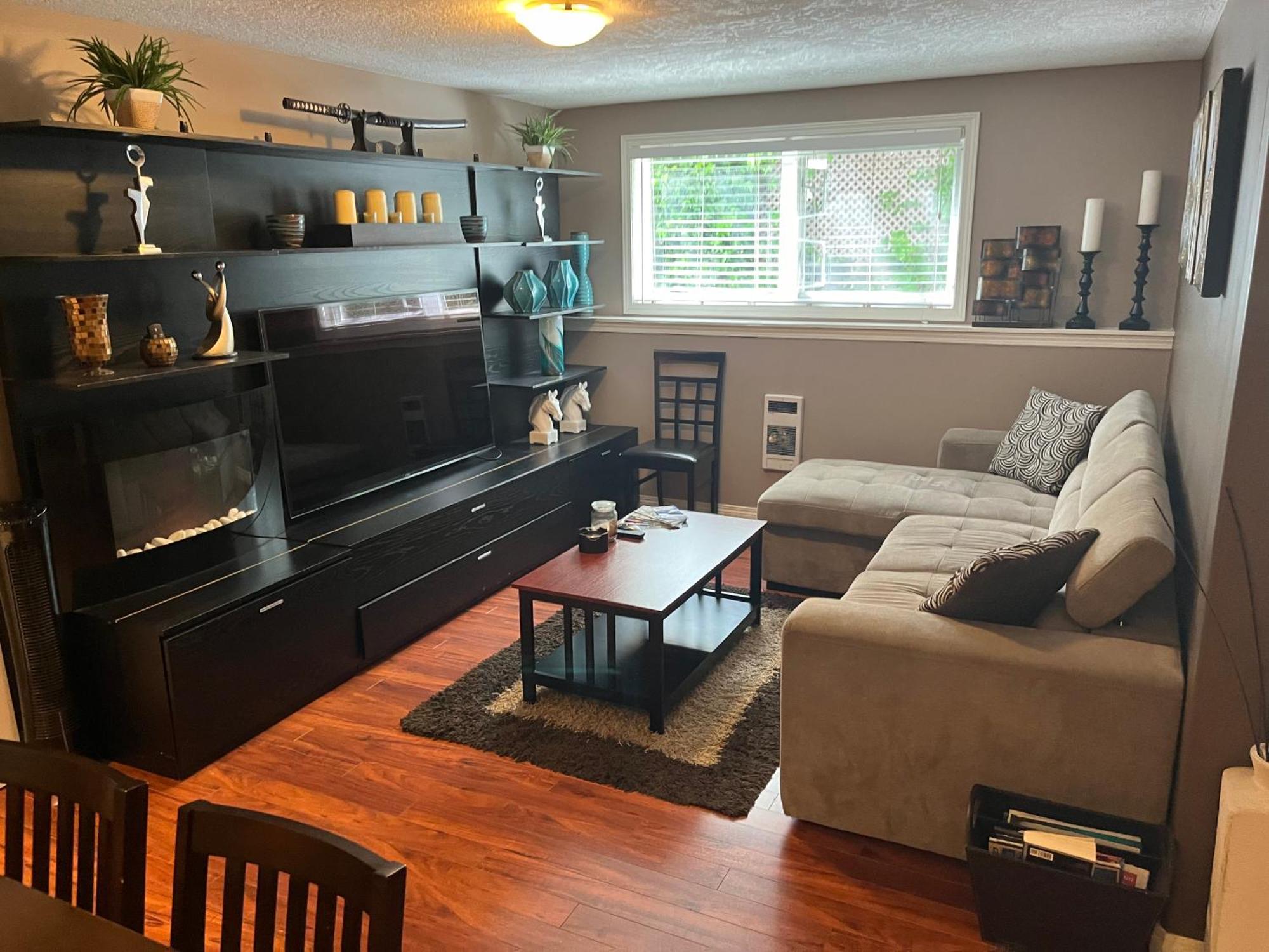 Cozy And Modern 3 Bedroom In Central Location! Виктория Экстерьер фото