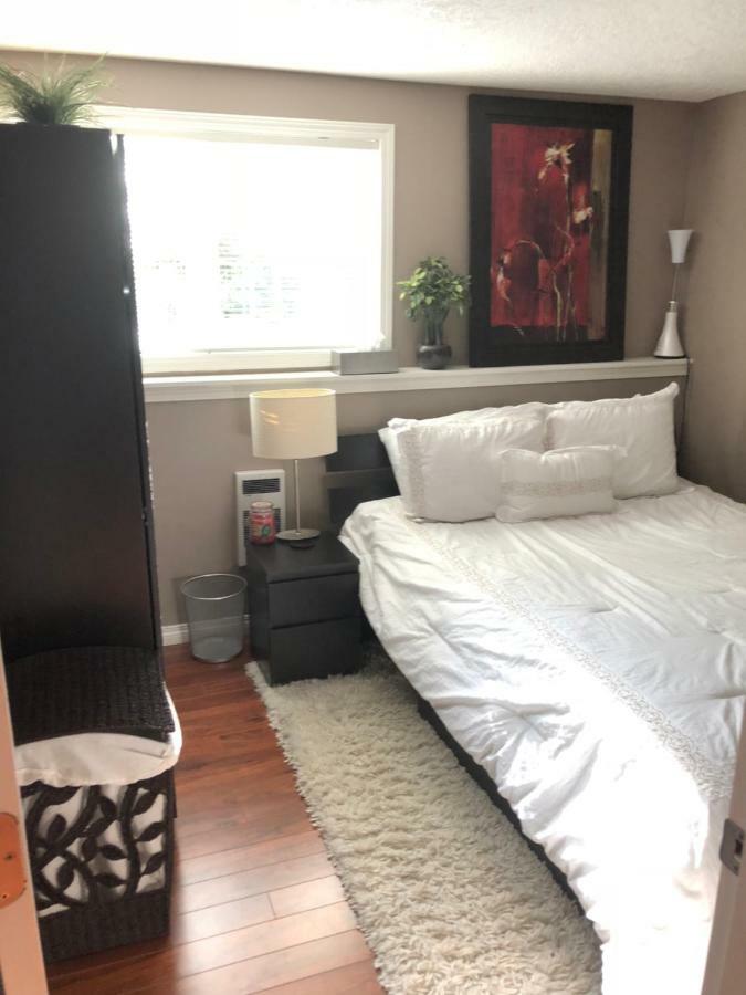Cozy And Modern 3 Bedroom In Central Location! Виктория Экстерьер фото